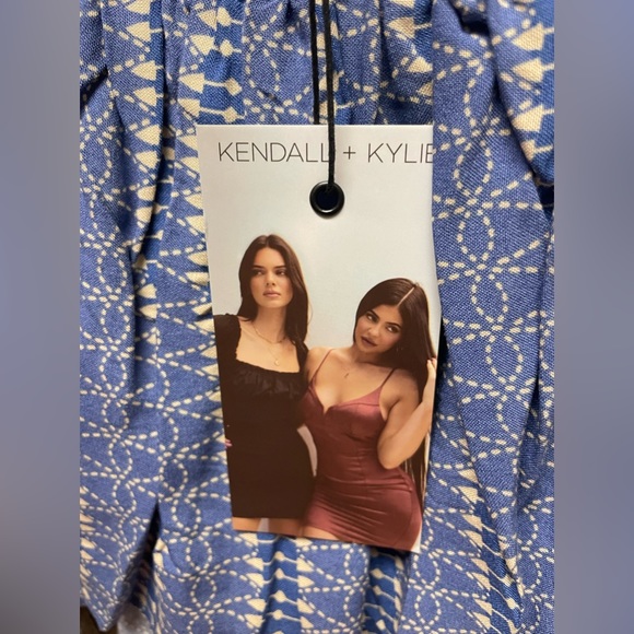 Kendall & Kylie tank top. - Picture 4 of 6